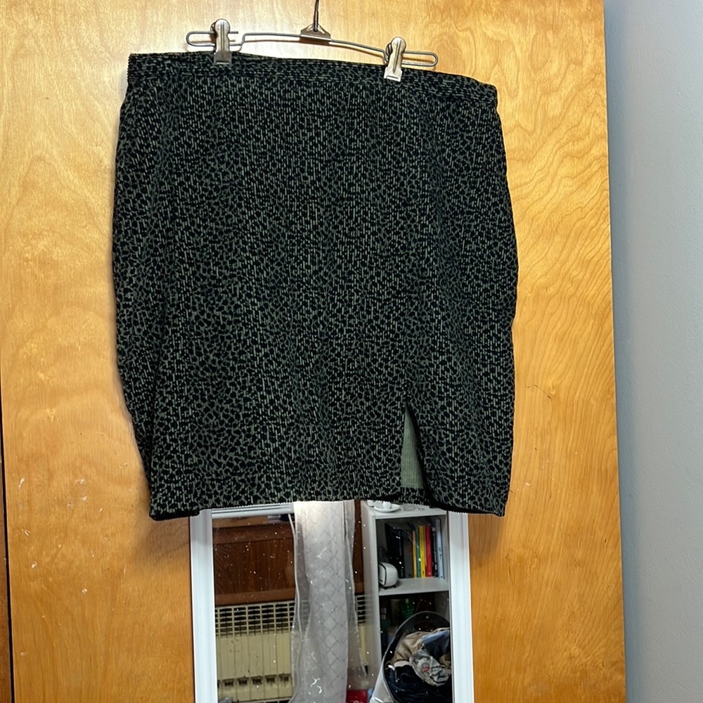 Brand: QUIZZ New York Skirt